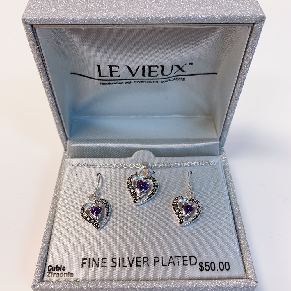 Le Vieux Heart Necklace & Earring Set NEW